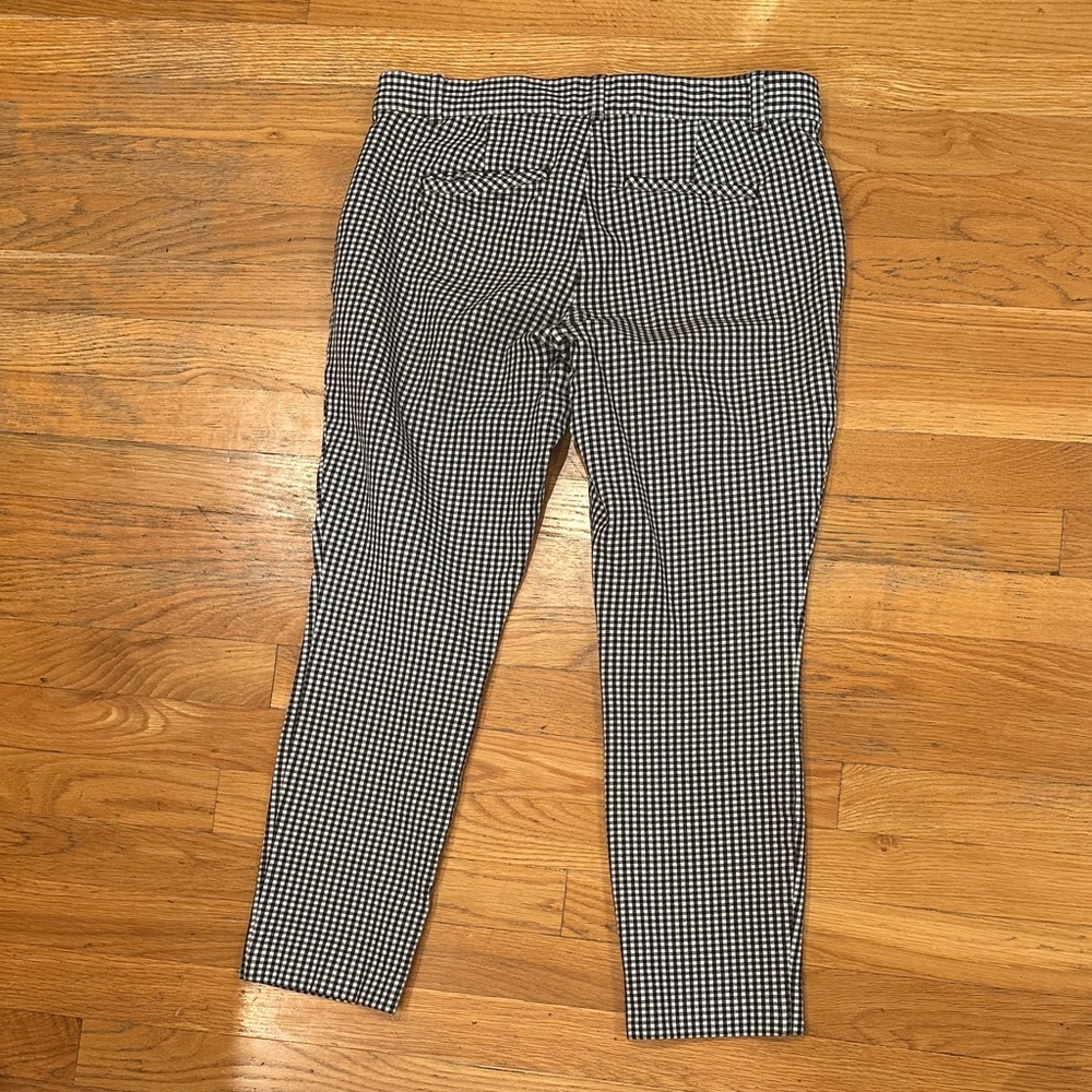GAP Black and‎ White Checkered Ankle Pants - Picture 2 of 5